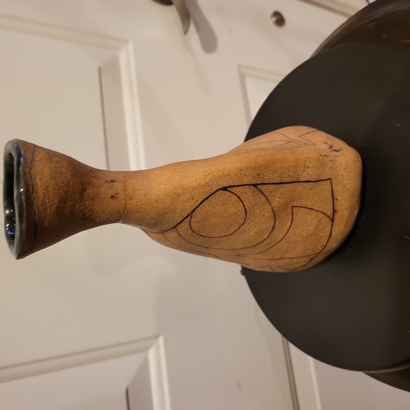 Vintage Studio Pottery Signed Sgraffito Vase - Picture 3 of 12